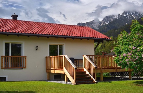 Reutte House | Idyllic Cottage with Garden, Balcony & Lake View Amenities