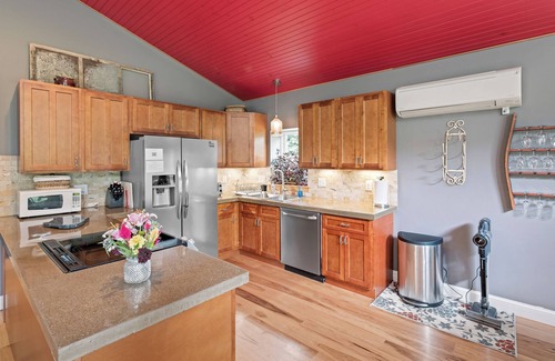 Lovingston Cottage | Serene Cottage with Private Hot Tub & Year-Round Pool