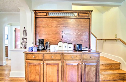 Cambridge House | Charming Cottage with Yard Near Choptank River and Pool