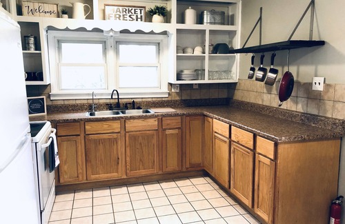 Hutchinson House | Charming Country Cottage - 10/10 Guest Rated Retreat