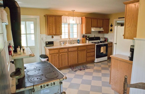 Hobart House | Charming Country Farmhouse Near the Catskill Scenic Trail