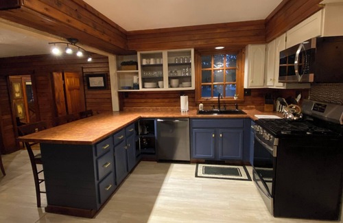 Onalaska Other | Inviting Country Retreat for Family Gatherings with Pool