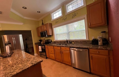 Pinellas Point House | Inviting Country Charm with Pet-Friendly Amenities