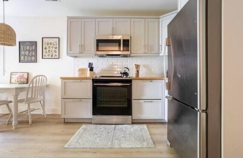 Zionsville Apartment | Inviting Country Guest Suite with Spa & Breakfast Included
