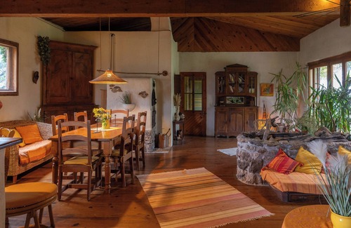 Cubieres-sur-Cinoble House | Cozy country house with a large garden and magnificent views of the Pyrenees.