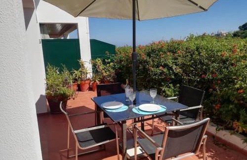 Azoia House | Pet-Friendly Country House Steps from Beautiful Beaches