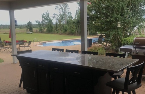 Carson House | Idyllic Country Retreat with Private Pool and Pet-Friendly Fun