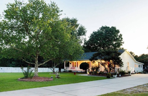 Sanford House | Cozy Ranch Home with Private Hot Tub & Pet-Friendly Amenities