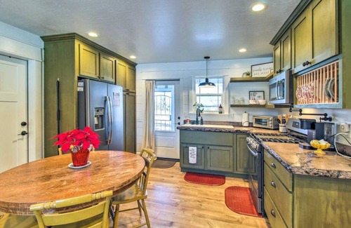Pinedale Other | Guest Rated 10/10 at Cozy Country Farmhouse, Acorn Acres