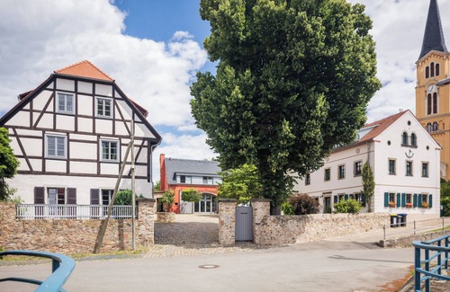 Radeburg Apartment | Cozy country-style vacation apartment with balcony