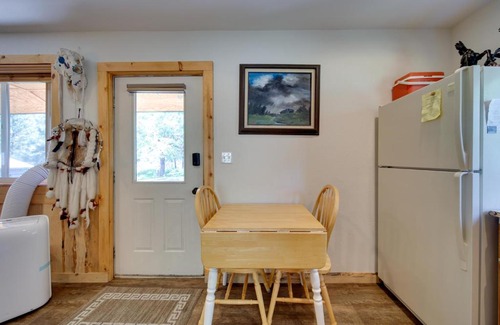 Boise House | Charming Countryside Retreat in Robie Creek Park - Rated 9.8