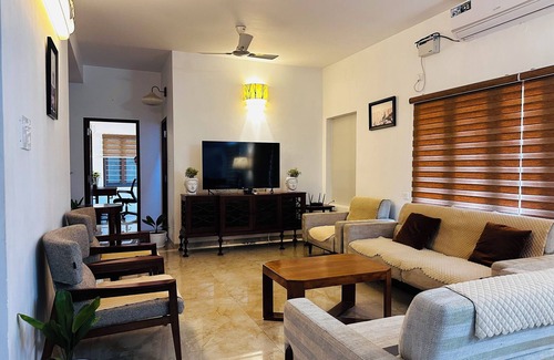 Pondicherry Beach Apartment | Cozy Cove Whitetown | Rock Beach | Puducherry
