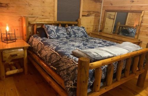Laurelville House | Inviting Creekside Cabin: Perfect for Families and Pets