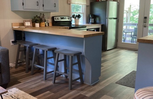 Barnardsville House | Inviting Creekside Guesthouse - Near Asheville Attractions