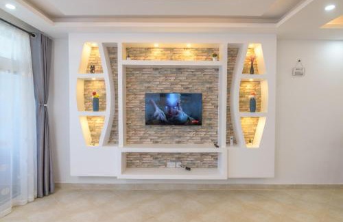 Malindi Apartment | Inviting Ocean View Retreat with Private Pool & Hot Tub