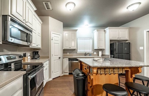 Lubbock House | Stylish 3BR/2BA Retreat in Cozy Cul-de-sac – Family Friendly