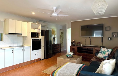 Currumbin House | Charming Currumbin Beach Shack - Pet Friendly & Oceanfront