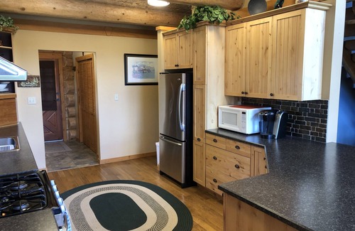 Logan Lake Cabin | Charming Log Cabin Retreat with Lake Views and Pet Friendly