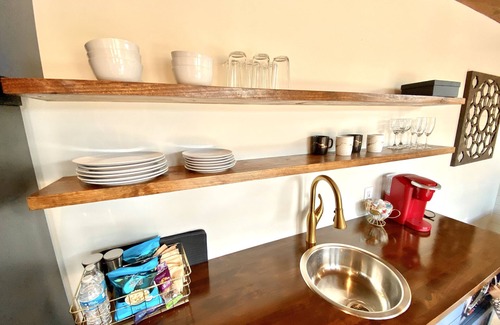 Dripping Springs House | Charming Modern Tiny House Near Wineries & Outdoor Fun