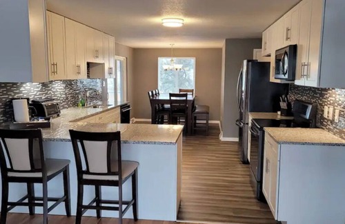 Bel Aire House | Cozy * Denver West Getaway * Close to Mountains
