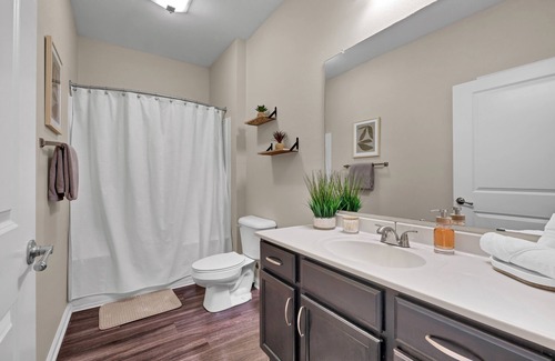Lyndon Apartment | Inviting Derby City Retreat with Delicious Breakfast Included
