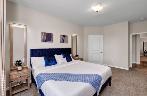 Lyndon Apartment | Inviting Derby City Retreat with Delicious Breakfast Included