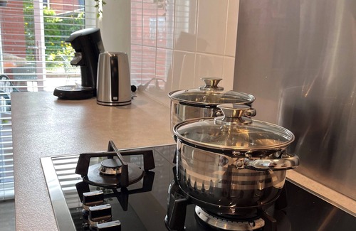 Bruinisse House | Pet-Friendly Holiday Home with Enclosed Garden - 10/10 Rated
