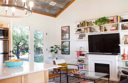 Austin Cottage | Charming Dog-Friendly Cottage Near Austin with Private Style
