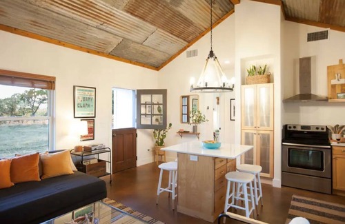 Austin Cottage | Charming Dog-Friendly Cottage Near Austin with Private Style
