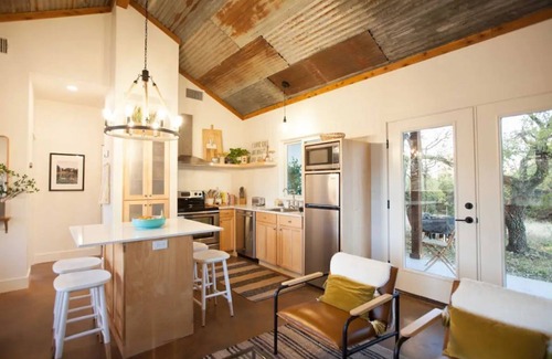 Austin Cottage | Charming Dog-Friendly Cottage Near Austin with Private Style