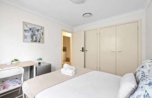 Panania House | Budget-Friendly Cozy Double Room Near Stations & Stores