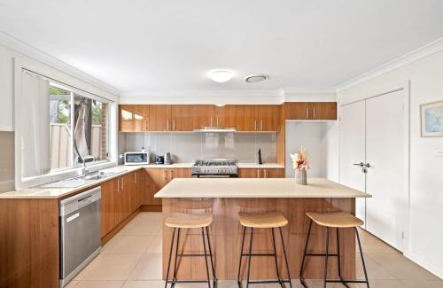 Panania House | Budget-Friendly Cozy Double Room Near Stations & Stores