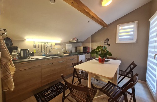 Rochesson Bed & Breakfast | Cozy Guestroom Rochesson: Studio Flat with Spa Access