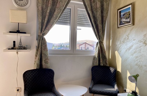 Podgorica Ski Chalet | Central Cozy Double Room with Balcony for Family Stays