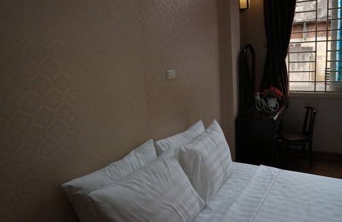 Hang Bai House | Inviting Double Room with Private Balcony for Your Stay