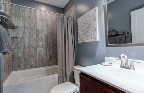 Asheville Apartment | Welcoming 2 Bedroom Suite in West Asheville - Rated 9.8