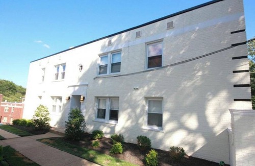 Northwest Condo | Inviting Downtown DC Condo with Pool and Pet-Friendly Stays