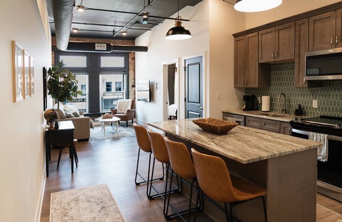 Troy Apartment | Cozy Downtown Gem ~ Sleeps 10