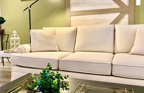 Sidney Apartment | Charming Downtown Guest Suite: Patio, Kitchen & Pet-Friendly