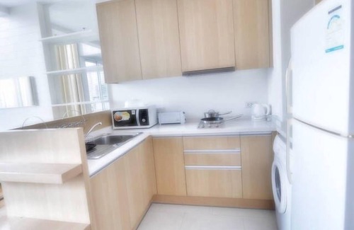 Pratunam Apartment | Convenient Duplex Near Airport Link & BTS With Pool Access