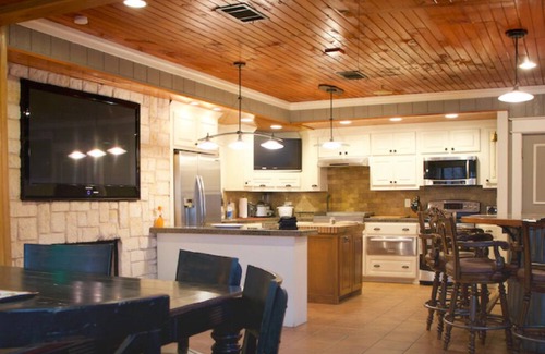 Denison Cabin | Inviting Duplex Cabin with Lake Views at Texoma
