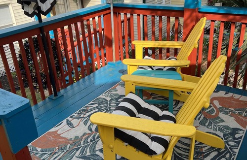 Galveston Apartment | Pet-Friendly Efficiency Near Beach & Shopping - Rated 10/10