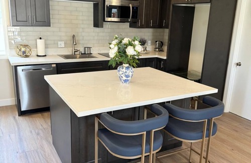 Madrona House | Cozy&Elegant Torrance Apartment with Balcony close to Redondo Beach