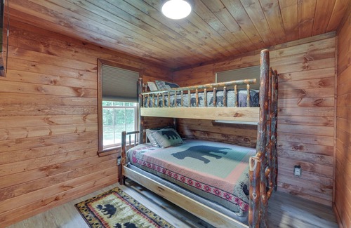 Ellicottville Cabin | Inviting Ellicottville Cabin with Water Views & Spa Access