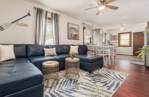 Millersport Cottage | Inviting Waterfront Retreat with Spa & Ocean Views