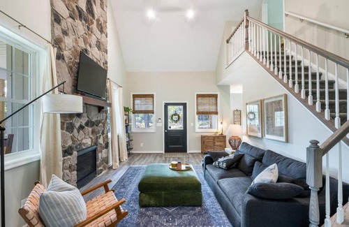 Front Royal House | Charming Shenandoah Cottage: A Cozy Family Retreat
