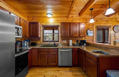 Sevierville Cabin | Tranquil Getaway with Hot Tub, Pool Table & Arcade Fun