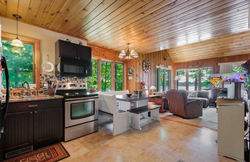 Chetek Cabin | Charming Family Cabin with Scenic Lake Views and Kitchen