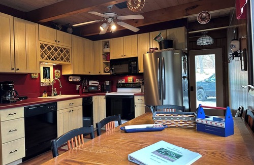 Greentown House | Family-Friendly Lake House Retreat on Wallenpaupack - 9.8/10