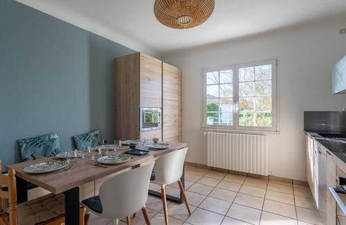 Parentis-en-Born House | Inviting Villa Parentis-en-Born with Spa & Family Amenities